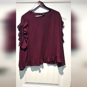 NWOT Cynthia Rowley Large blouse with beautiful lace arms